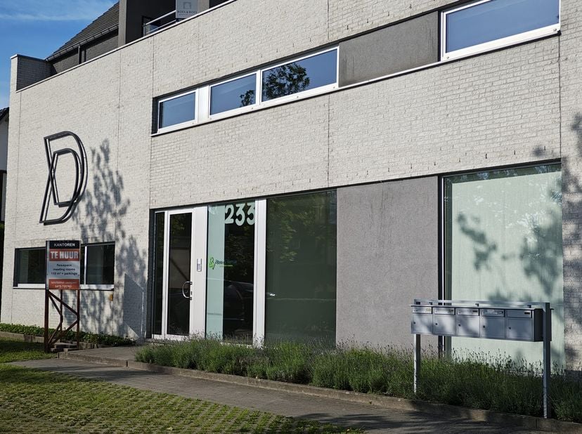 Bien professionnel à louer
                    à 3500 Hasselt