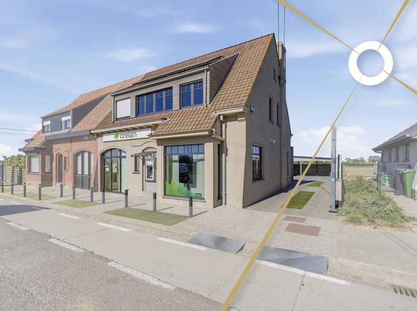 Op een centrale ligging in Boezinge bevindt zich dit uitstekend onderhouden eigendom, momenteel ingericht als woning met complementaire kantoorfunctie
