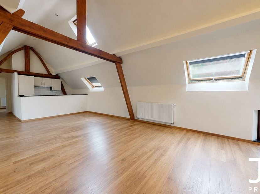Ideaal gelegen in een rustige en aangename straat, op slechts 12 minuten van Louvain-la-Neuve en 25 minuten van Brussel en Namen, biedt J&amp;amp;J u deze