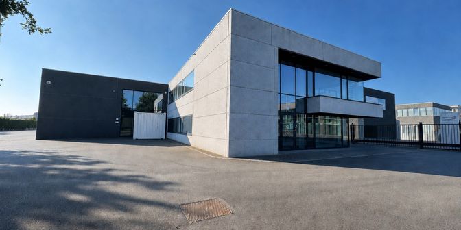 Bien professionnel à louer à Harelbeekstraat 104 boîte D, 8550 Zwevegem