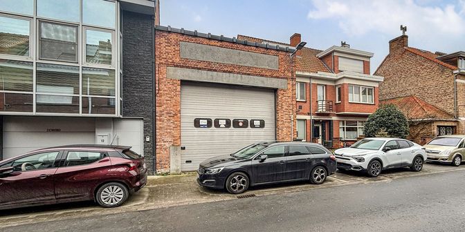 Bien professionnel à louer à Jan Van Ruusbroecstraat 10, 8310 Assebroek