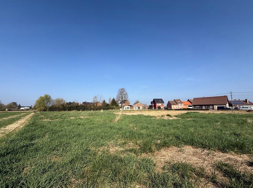 Welkom in Kortenaken! In de natuurrijke omgeving, langs de Schansstraat, kan je dit mooi perceel van 11a38 terugvinden, geschikt voor het realiseren v
