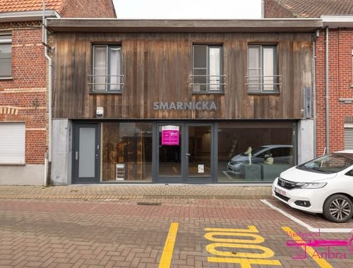                                         Bien commercial avec habitation à vendre à Meulebeke, € 299.000

