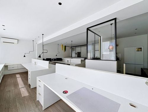                                         Bureaux à louer à Ixelles, € 1.450
