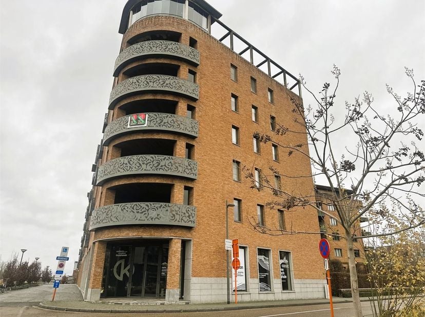 Bien professionnel à louer
                    à 3500 Hasselt
