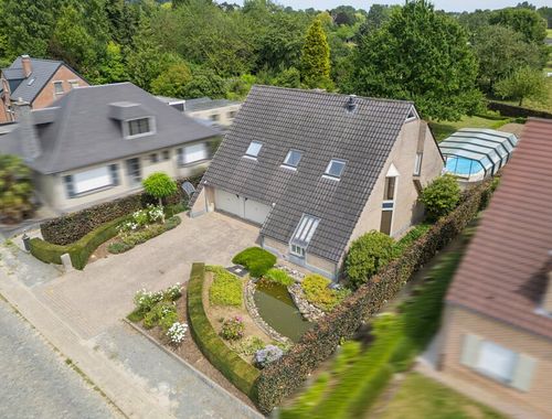                                         Villa te koop in Pamel, € 650.000
