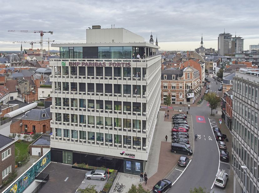 De Generale: Luxe penthouse, exclusiviteit in het hart van Hasselt. <br />
<br />
Stap binnen in De Generale, een architecturaal meesterwerk uit de ja