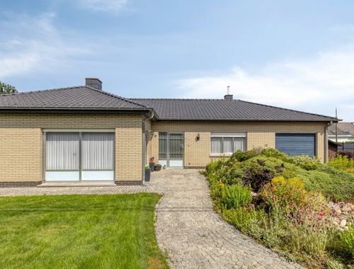                                         Bungalow à vendre à Pamel, € 410.000
