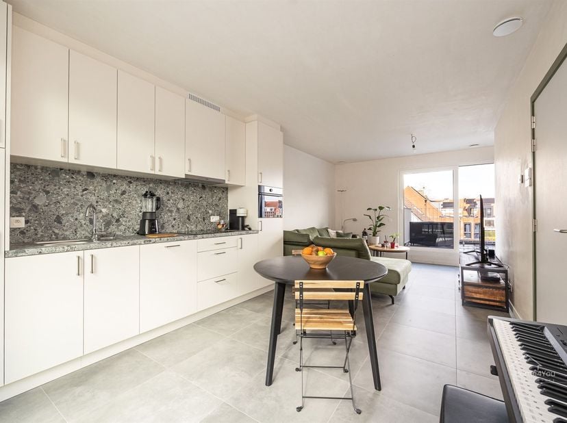 Nieuwbouw appartement met ruim terras in Mortsel<br />
 <br />
In een rustige en vlot bereikbare omgeving in Mortsel bevindt zich dit energiezuinige