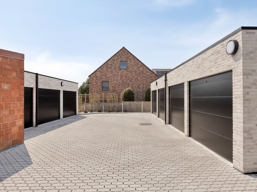 Laatste garage te koop in Residentie Christine – Staden<br />
<br />
De garage bevindt zich achteraan Residentie Christine, een kleinschalige nieuwbou