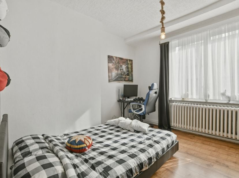 Karaktervol opbrengsteigendom met 4 appartementen op topligging in een zijstraat van de Grote Markt van Blankenberge, op wandelafstand van het centrum