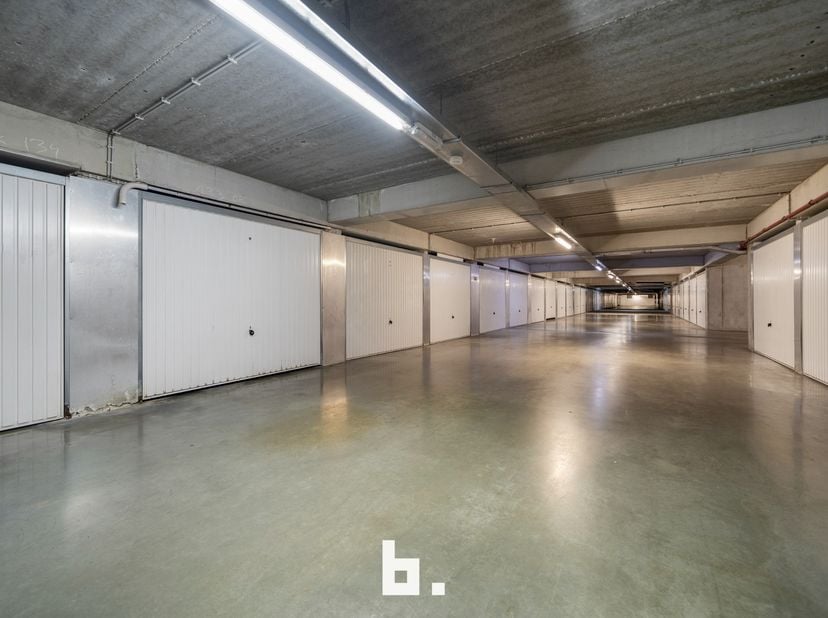 Garage te koop in Northlaan 9,
                    8400 Oostende