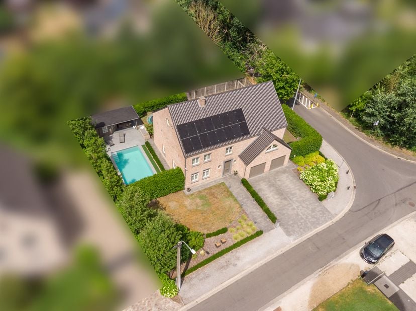 RECENTE EXCLUSIEVE LANDELIJKE VILLA MET 4 (MOGELIJKS MEER) SLAAPKAMERS, VERWARMD ZWEMBAD EN 400M2 WOONOPPERVLAKTE IN RUSTIGE BUURT OP 5 MINUTEN VAN GE
