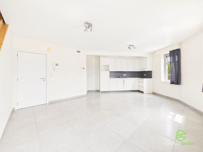 + Als u op onze eigen website (www.empresaconsult.be) naar dit appartement doorklikt, vindt u een volledige 360° impressie! +<br />
Aan het stadspark