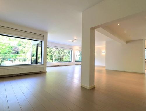                                         Appartement à louer à Uccle, € 3.650
