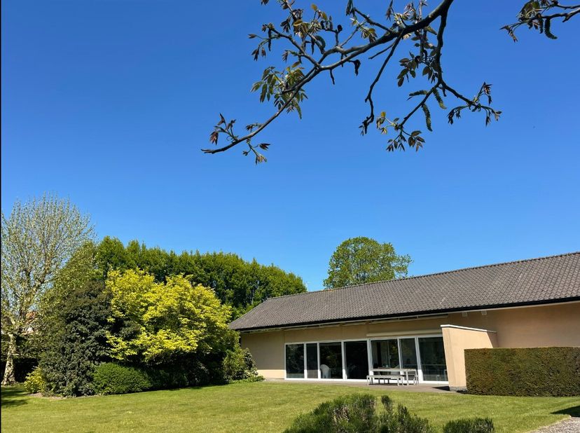 VANAFPRIJS: VANAF euro 795.000Te koop: Prachtige villa in de Felix D'Hoopstraat te Tielt, ideale ligging nabij scholen, treinstation, invalswegen en z
