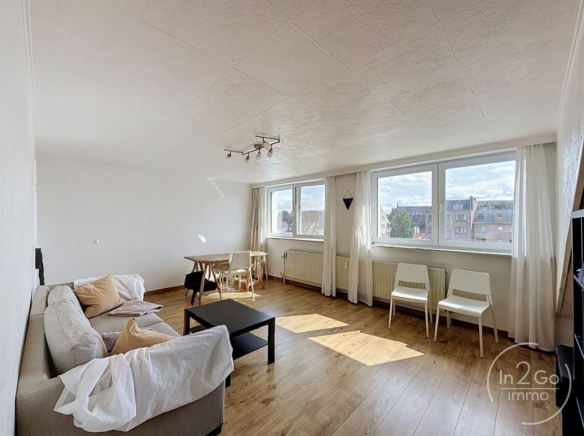Ontdek dit lichtrijke en instapklare appartement op de derde verdieping, gelegen in de rustige Berkenhofwijk in Heverlee. Dankzij de groene omgeving,