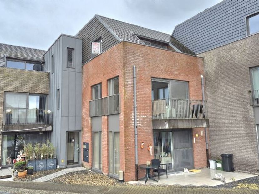 STARTPRIJS 149000 euro.&amp;nbsp;Elk prijsvoorstel vanaf deze prijs zal worden voorgelegd aan de eigenaars die zich het recht voorbehouden dat al dan niet