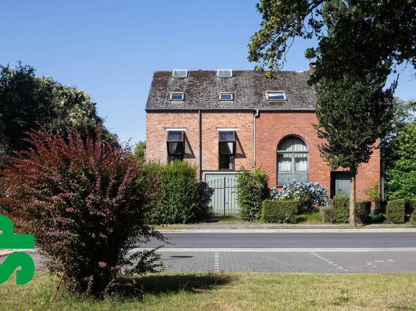 Crepain’s signatuur: een introverte blik op het moderne wonen<br />
Vanaf zijn eerste realisaties hanteerde Crepain een uitgesproken persoonlijke vorm