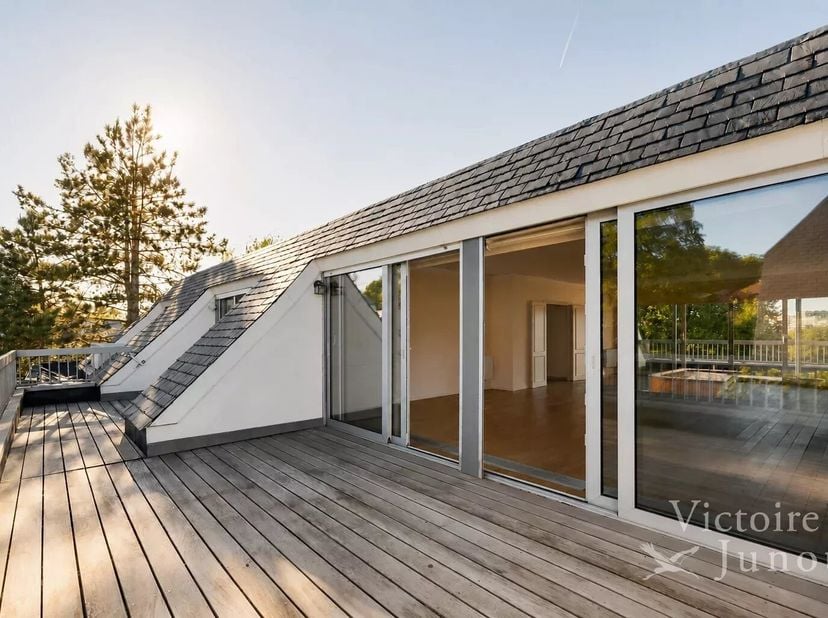 Observatoire, prachtig penthouse met 3 slaapkamers, terrassen, garages<br />
In de zeer gewilde wijk Statuaire / Observatoire, een prachtig doorlopend