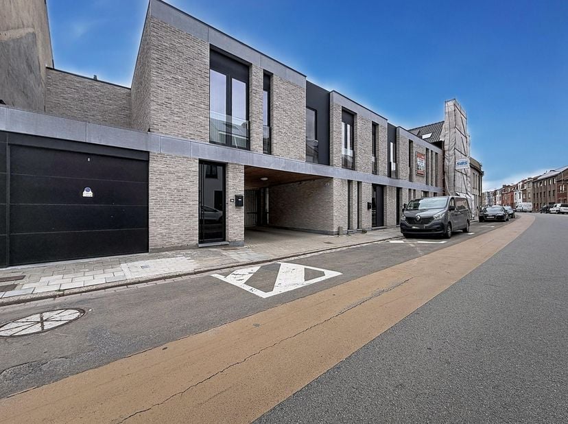 Huis te huur in Hugo Verriestlaan 100 bus a,
                    8500 Kortrijk