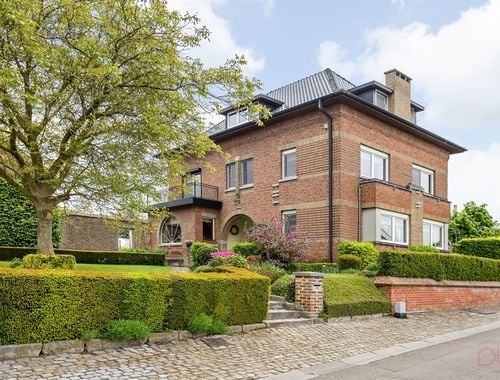                                         Villa-Manoir à vendre à Heers, € 590.000
