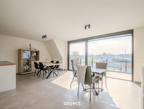                                         Appartement à vendre à Eernegem, € 299.000
