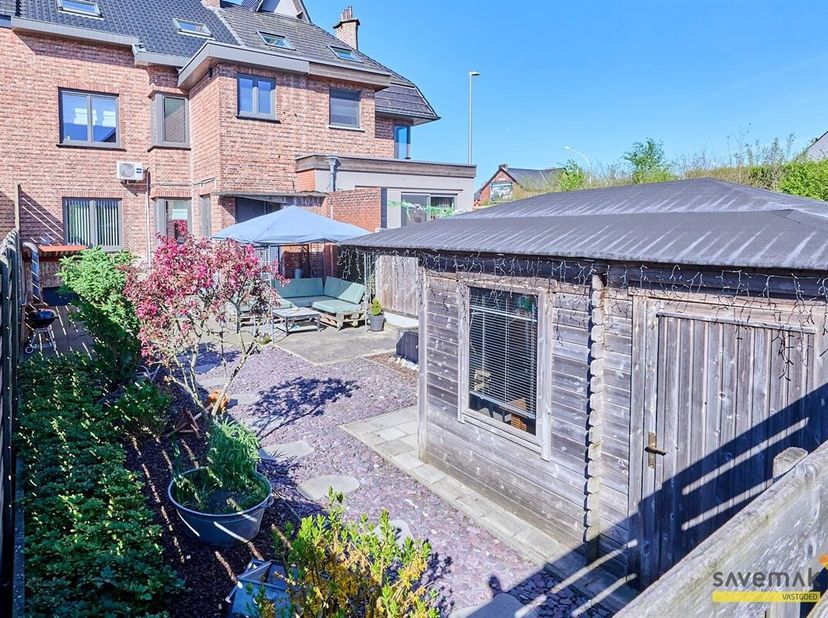Welkom in deze prachtige herenwoning in Leopoldsburg!<br />
Deze karaktervolle woning (1936) werd volledig gerenoveerd en combineert authentieke charm