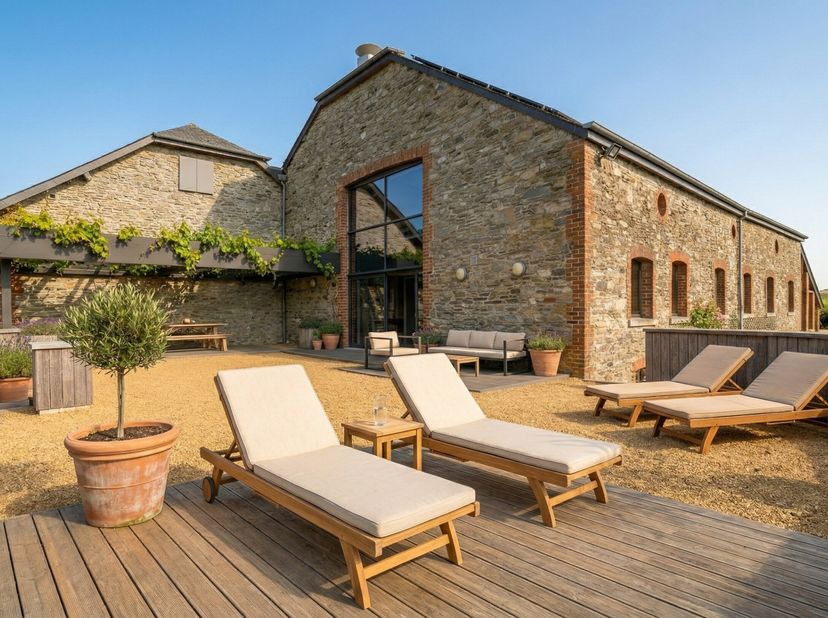 Belgische Ardennen - Gerenoveerde oude boerderij<br />
In het hart van de Belgische Ardennen, vlakbij de E411 en op enkele minuten van de Luxemburgse