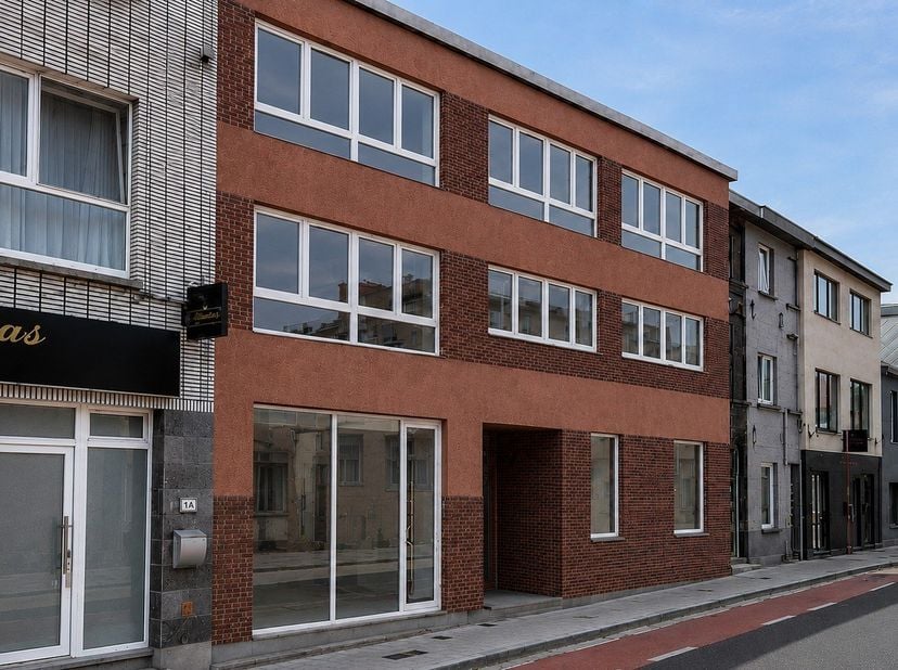 Smaakvol en kwalitatief gerenoveerde commerciële ruimte van ca. 74 m² te huur.Deze instapklare handels- of kantoorruimte werd recent volledig en doord