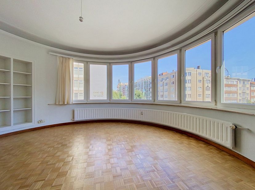 Appartement te huur in Avenue Adolphe Buyl 173,
                    1050 Elsene