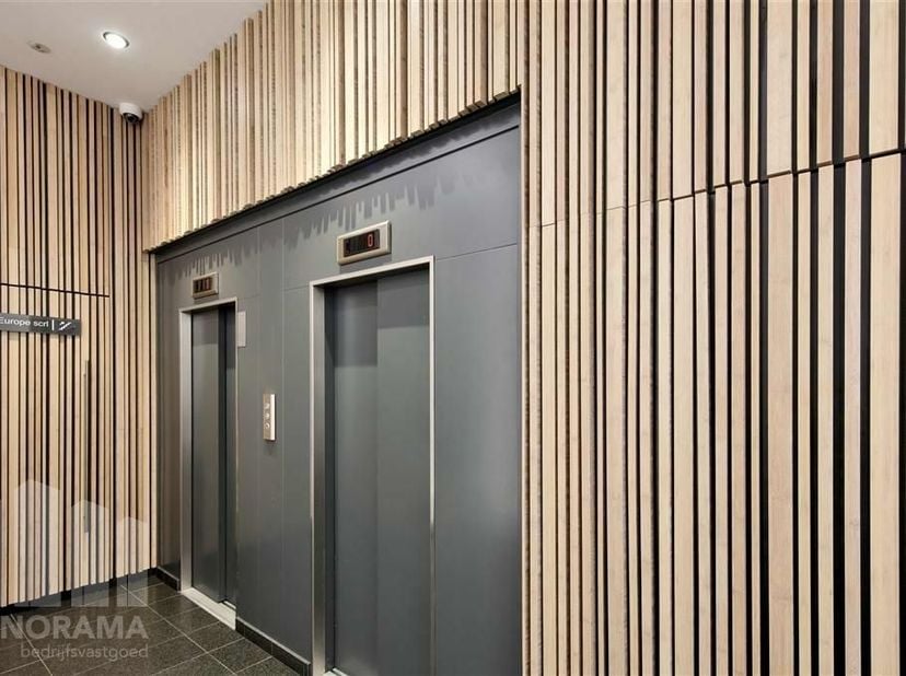 Bedrijfsvastgoed te huur in Rue Guimard 15,
                    1040 Etterbeek