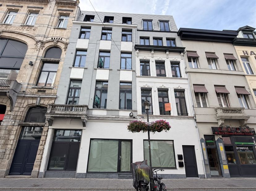 Bedrijfsvastgoed te huur in Breydelstraat 10,
                    2000 Antwerpen
