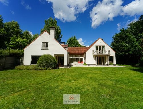                                         Villa à louer à Lovendegem, € 2.450
