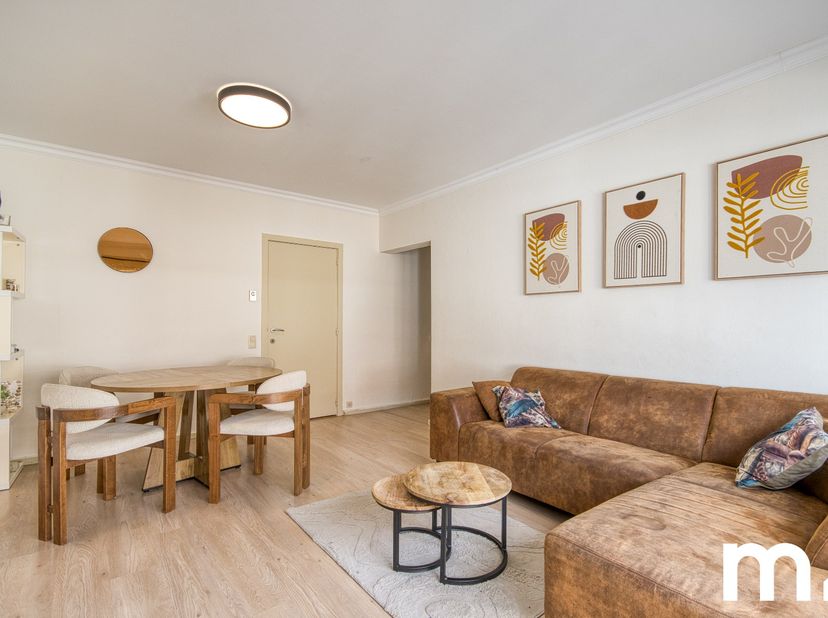 Appartement op de éérste verdieping nabij scholen, winkels, openbaar vervoer, alle invalswegen en het centrum van Kuurne! <br />
Troeven van het appar