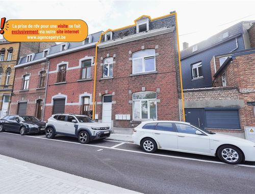                                         Studio avec coin lit à louer à Namur, € 350

