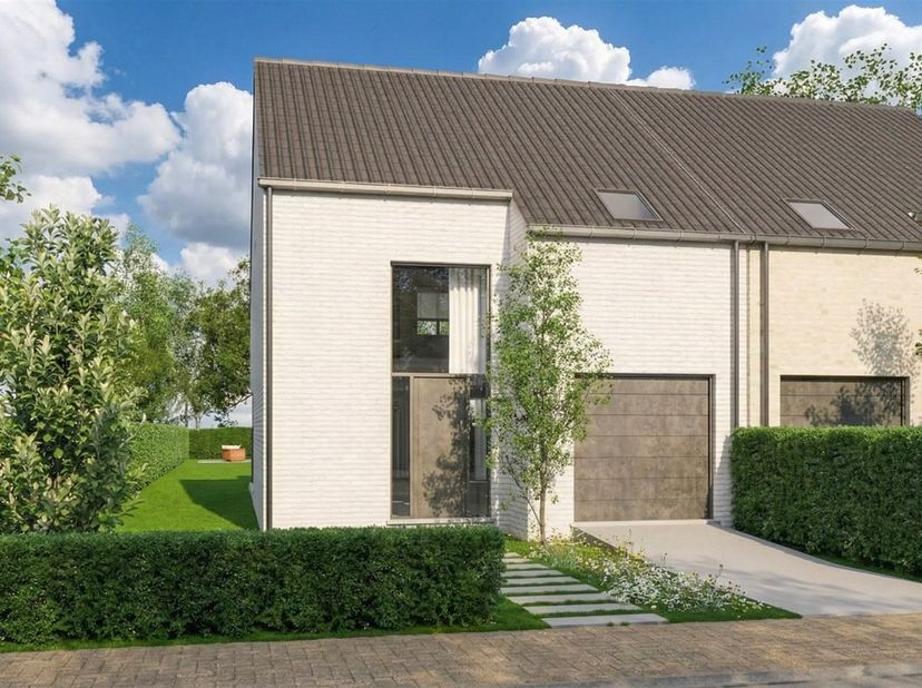 MEER INFO VIA JARI WANTE OP 0470/21.14.82<br />
Deze uitstekend gelegen woning wordt afgewerkt met kwalitatieve materialen en uitgerust met de nieuws