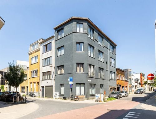                                        Appartement te huur in Berchem, € 950
