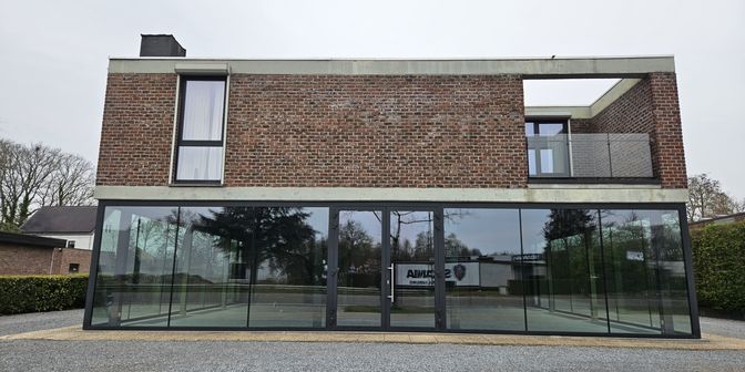 Bedrijfsvastgoed te huur in Genkersteenweg 300, 3500 Hasselt