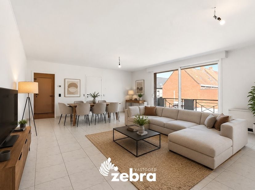 Op zoek naar een ruim, lichtrijk en instapklaar appartement in het centrum van Tielt? Dan is dit volledig herschilderde appartement in residentie RENO