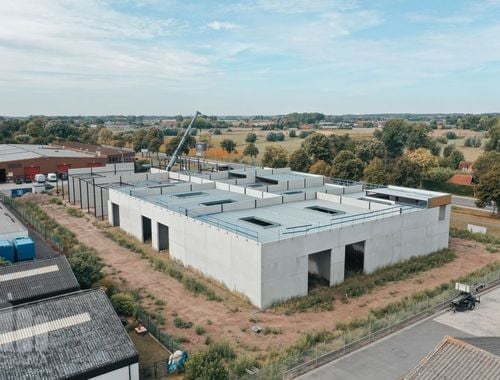                                         Bedrijfsgebouw te koop in Meulebeke, € 341.050
