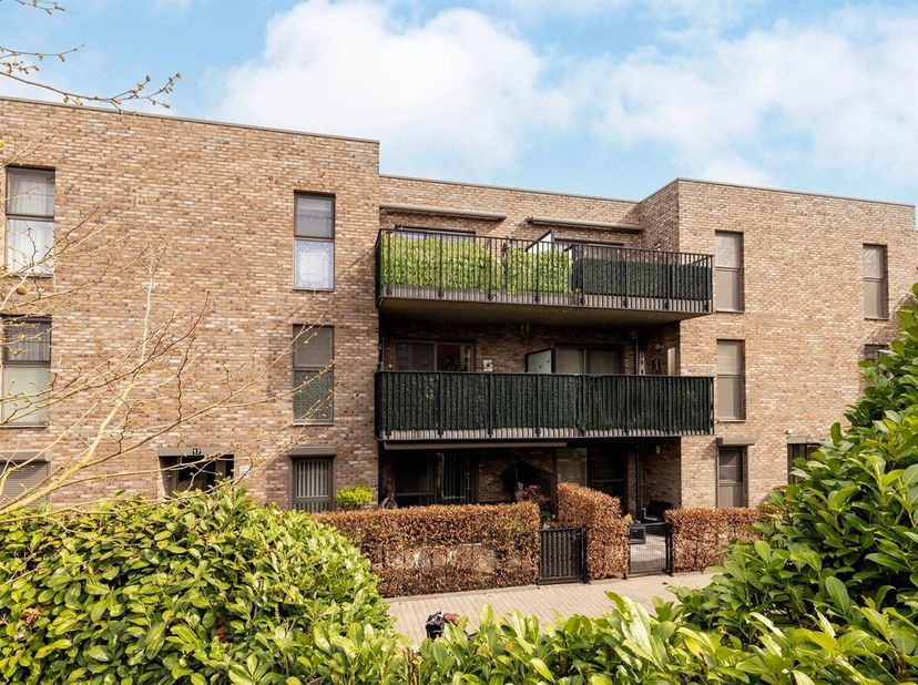 Instapklaar appartement met 1 slaapkamer, 2 terrassen en staanplaats te Geel.<br />
Op zoek naar een comfortabel en energiezuinig appartement op een u