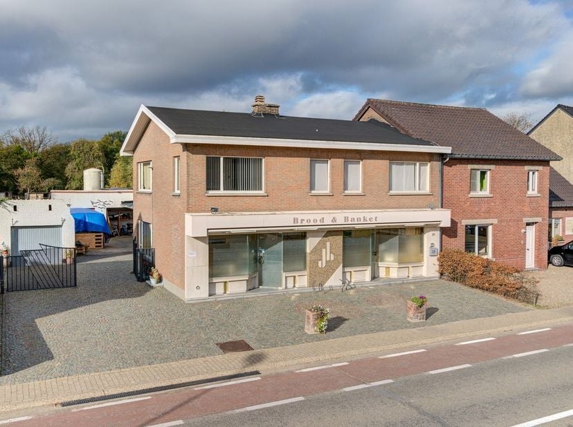 HANDELSPAND MET WOONST MET DIVERSE MOGELIJKHEDEN IN ZUTENDAAL<br />
<br />
*** Bekijkt U deze woning via een aanverwante website? Surf dan naar&amp;nbsp;h