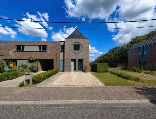                                         Maison à louer à Lotenhulle, € 1.125
