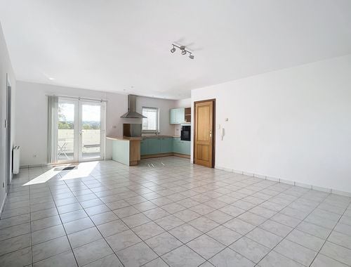                                         Appartement te huur in Sart-Eustache, € 700
