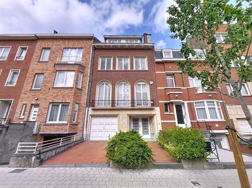 INFO/VISITE : Email = agence@immo2a.be ou WhatsApp/SMS = 0476.57.08.72 (Chris. Delbrouck, IPI)   -   QUARTIER SOLBOSCH &amp; BOONDAEL, prox. ULB &amp; FRANKLI