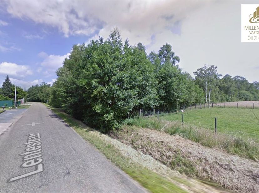 Weiland met bomen in agrarisch gebied<br />
<br />
Op een vlot bereikbare locatie langs de N702 (Boudewijnlaan) in Diepenbeek bevindt zich dit perce