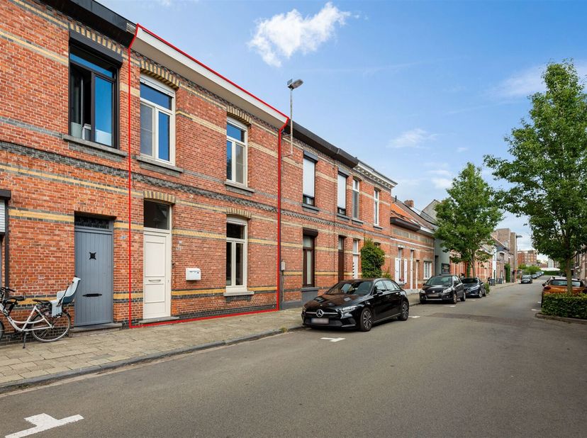 Huis te koop in Oude Vaartstraat 183,
                    2300 Turnhout