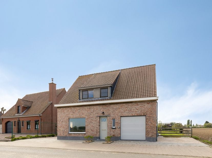 Huis te koop in Zuid-Torhoutstraat 9,
                    8650 Houthulst
