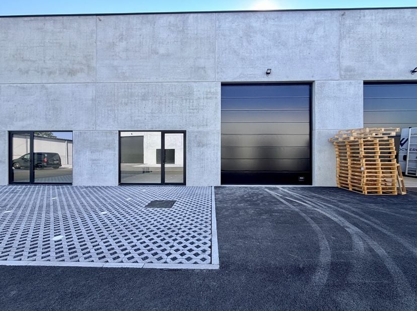 Bedrijfsvastgoed te huur in Emiel Clausstraat 41D,
                    8793 Sint-Eloois-Vijve